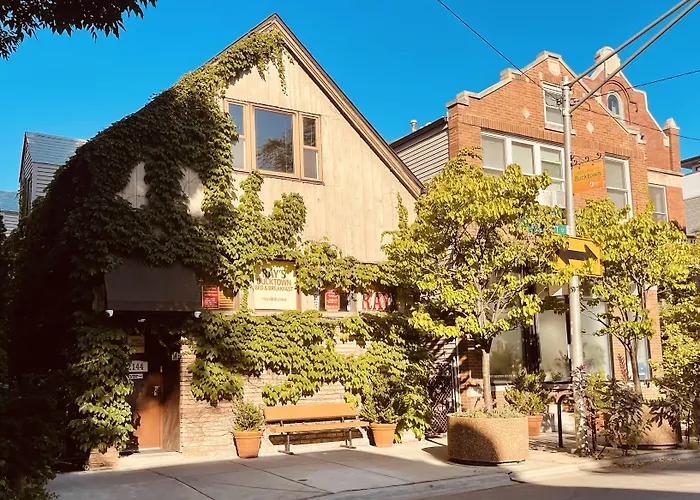 Ray'S Bucktown Bed And Breakfast